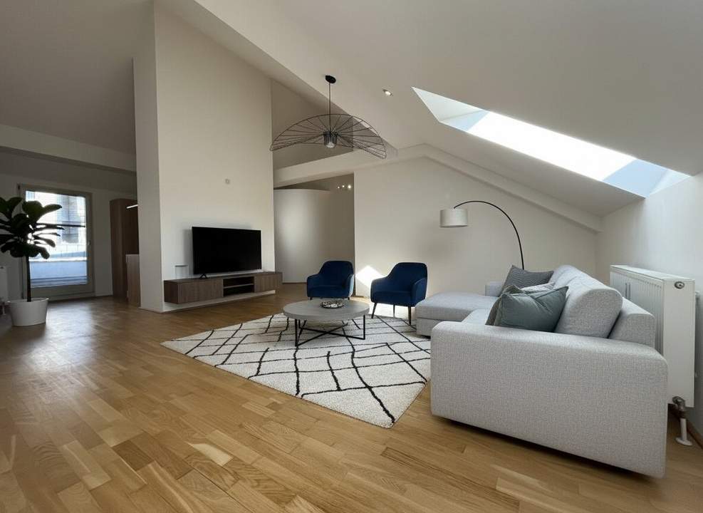 1060! 2-Zimmer DG mit kleinem Balkon nahe U4/Pilgramgasse!