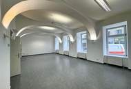 Gewerblicher Raum als Büro, Verkauf, Handel, Atelier // Commercial space as office, sales, retail, studio //