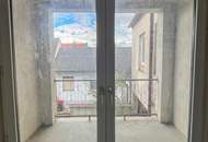 Zwei Wohnbereiche unter einem Dach – großes Haus mit Garten &amp; Nebengebäuden