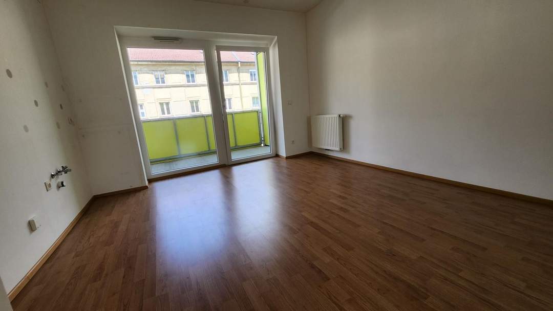 geräumige und unbefristete 2-Zimmer-Wohnung mit Loggia