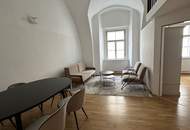 ALTBAUWOHNUNG MIT GALERIE IM ZENTRUM VON KREMS
