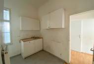 SONNIG und RUHIG! ALTBAU-WOHNUNG zu SANIEREN