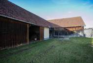 Sanierungsbedürftiger Bauernhof mit großem Grundstück