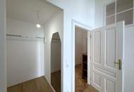 Großzügige 5-Zimmer-Altbauwohnung mit Balkon // Spacious 5-Room Period Apartment with Balcony //