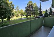 schön, geräumig, unbefristet und mit Balkon!