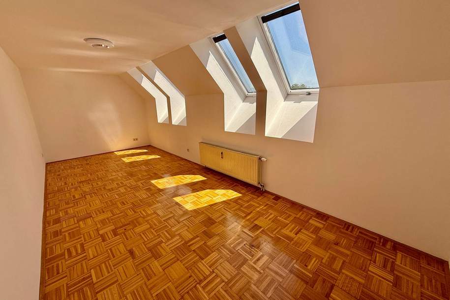 Großzügige 3-Zimmer-Dachgeschosswohnung mit besonderem Charme, Wohnung-miete, 721,00,€, 8480 Südoststeiermark