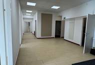 ca. 295 m² Büroflächen mit 24 m² Kleinlager Nähe U6 zu mieten