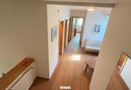 Mehrfamilienhaus, zwei Wohneinheiten, Doppelgarage, 7.337 m2 Grundstück