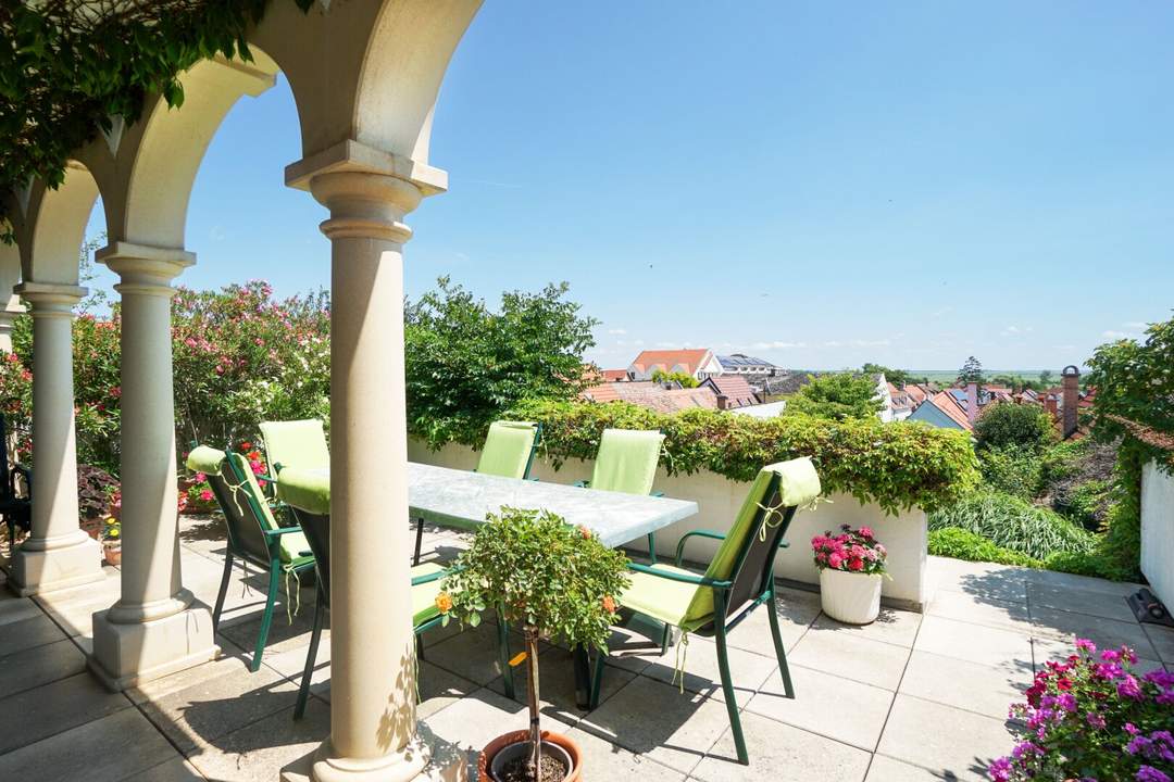 Einmalig! Stilvolle Premium-Residenz mit altem Weinhaus am Neusiedler See
