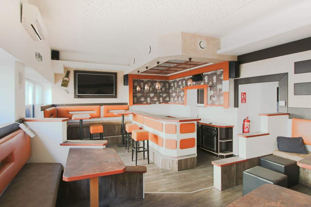 Café / Bar / Lokal mit Straßenfront an der Neulerchenfelder Straße