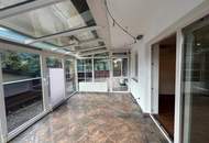 Großzügige 2,5-Zimmer-Wohnung mit Terrasse & Wintergarten