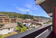 Freizeitwohnsitz: Charmante Dachgeschosswohnung mit Bergblick, Ost- und Westbalkon