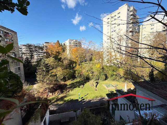 International bekannte Ikone der Wohnbauarchitektur - Wohnen in der Grazer-St. Peter Terrassenhaussiedlung! 4-Zimmerwohnung mit Garage!