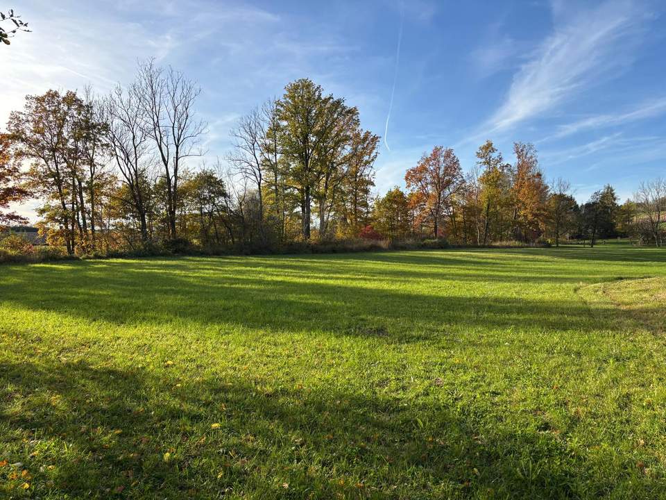 Großzügiges Grundstück mit Stallgebäude in Kalling – ideal zur Pferdehaltung