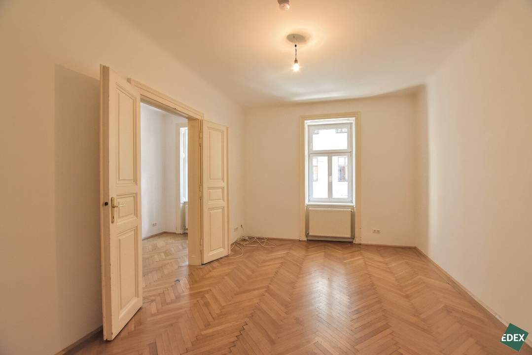 Schöner 2,5-Zimmer-Altbau mit hofseitigem Schlafzimmer