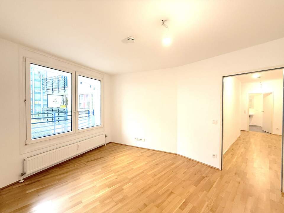Drei-Zimmer-Wohnung mit Loggia und Einbauküche zu verkaufen