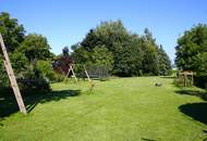 Haus mit weitläufigem Garten