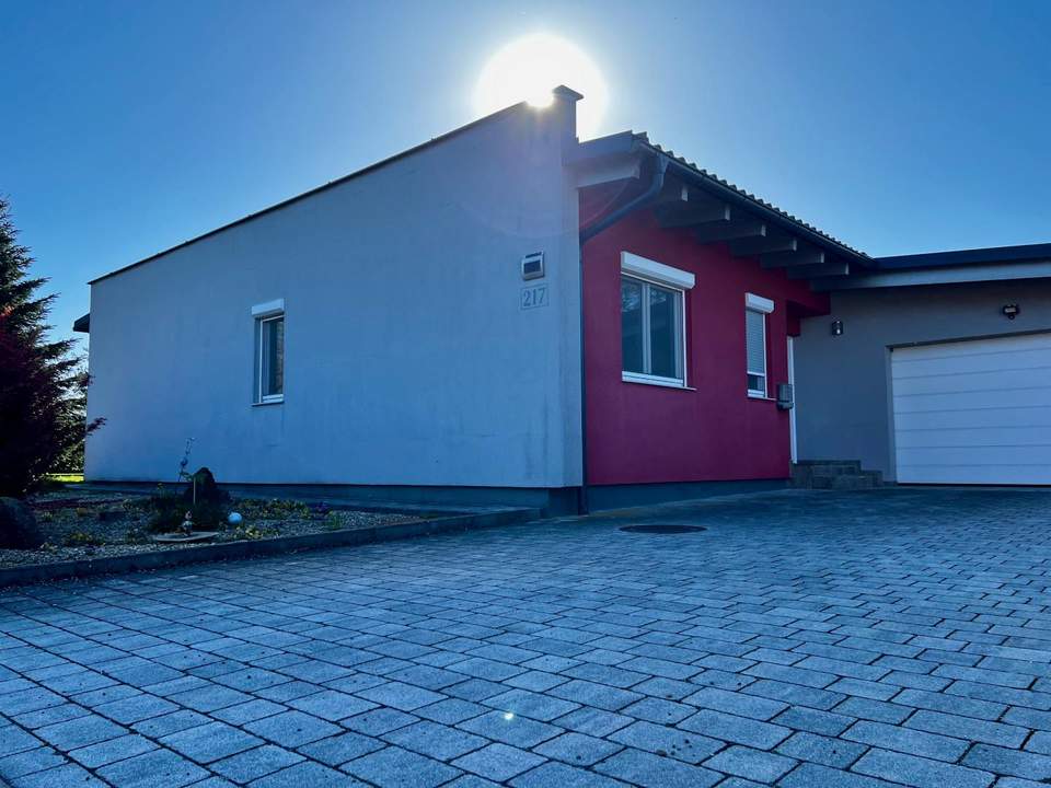 Einziehen &amp; genießen – stilvoller Bungalow mit Pool nahe Bad Radkersburg