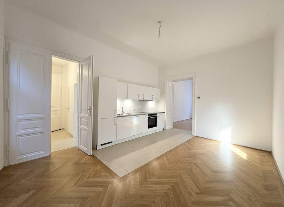 Elegante unbefristete hofseitige 2 Zimmer - Altbauwohnung mit moderner Ausstattung - in 1070, Halbgasse nahe Westbahnhof & Mariahilfer Straße