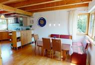 Lichtdurchflutetes Passivhaus mit Garage und Carport