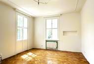 Großzügige, frisch-renovierte 5-Zimmerwohnung im klassischen Altbau
