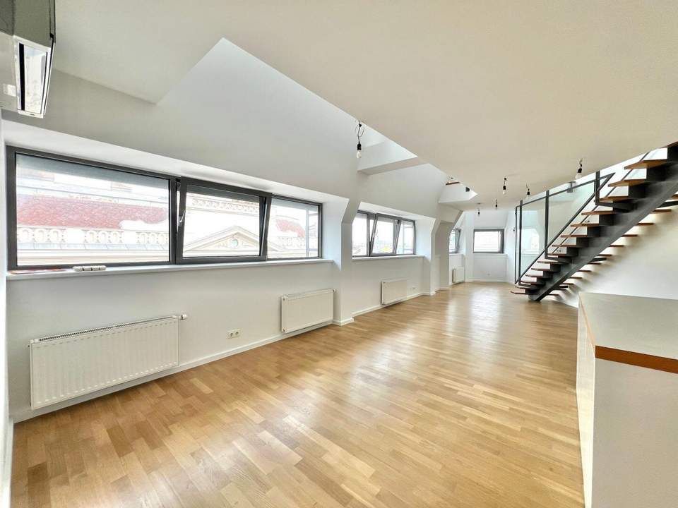 360° TOUR // CITYNAHE DACHGESCHOßWOHNUNG