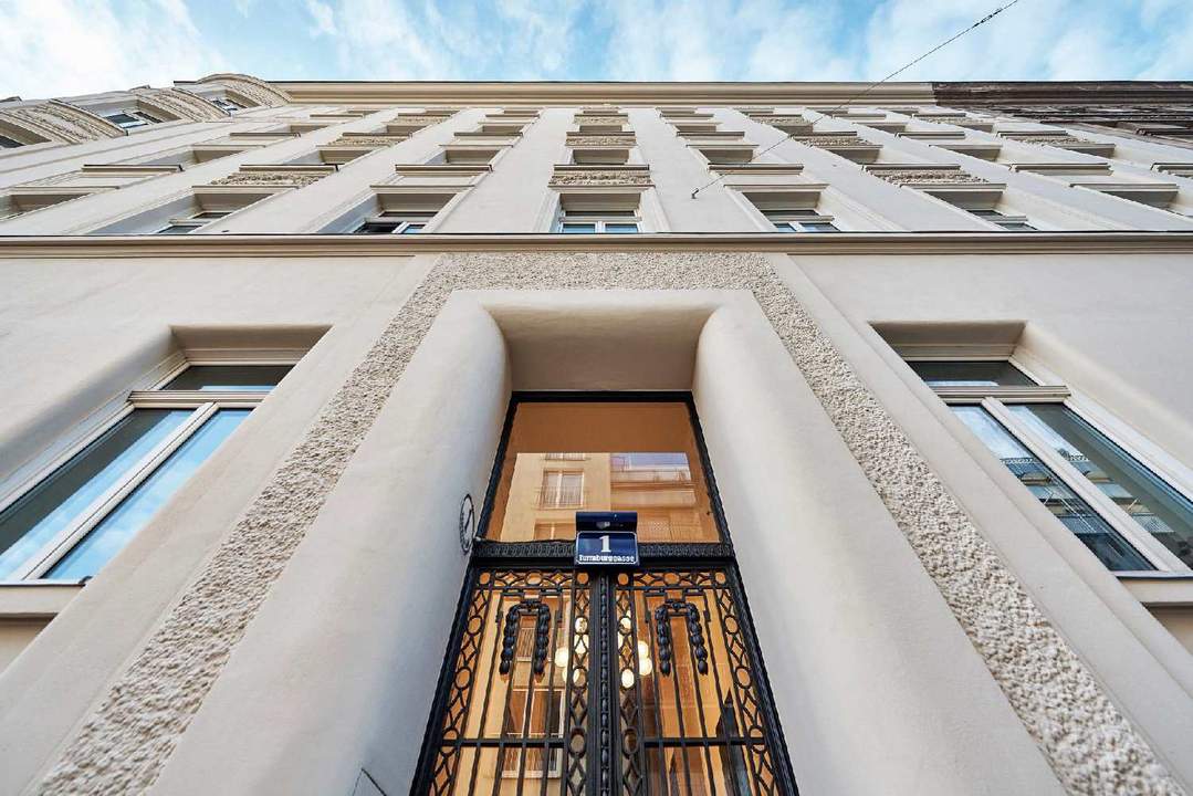 Prestigevolles Altbaujuwel mit klassischem Wiener Charme (Nähe U4 Pilgramgasse)