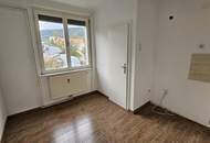 Geräumige und unbefristete 2-Zimmer-Wohnung mit Loggia!