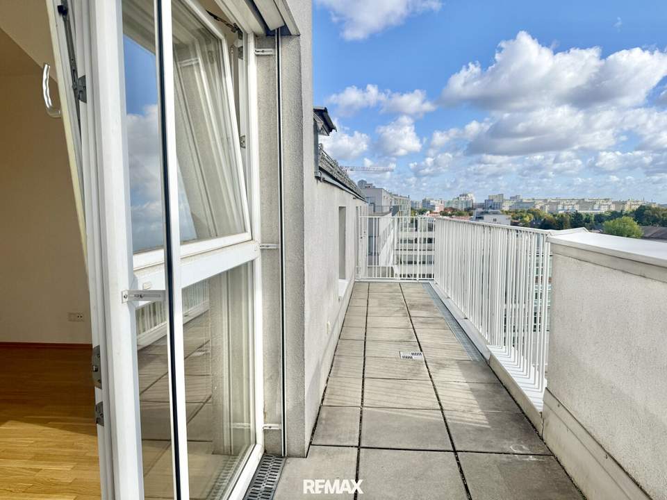 Helle 3-Zimmer-Wohnung mit Terrasse – modern wohnen direkt bei der U1
