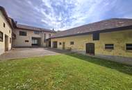 Zwei separate Wohneinheiten, Nebengebäude, Innenhof, vielfältige Nutzung, große Fläche, tolle Lage - 4.361 m² Bauland in Aspersdorf bei Hollabrunn