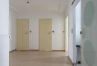 NEU RENOVIERTES 4 ZIMMER APARTMENT MIT LOGGIA IN RUHIGER LAGE