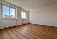 Erstbezug nach Komlettsanierung! Großzügige 3,5-Zimmer-Wohnung mit Balkon