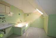 CHRISTOPH CHROMECEK IMMOBILIEN - BADEN - Großes, sanierungsbedürftiges Einfamilienhaus am Mitterberg!