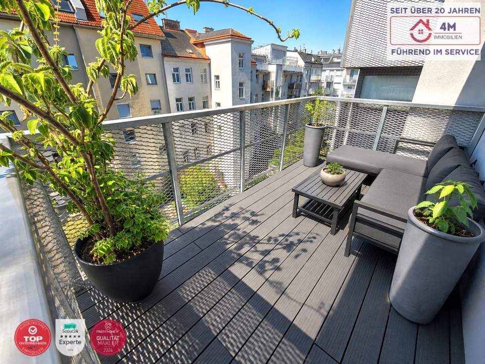 Sonnige, helle Altbauwohnung im 4. Liftstock mit großzügigem Balkon!