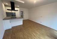 Rund erneuerte, wunderschöne 2-Zimmerwohnung mit gemütlichem Balkon!