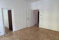 KLASSISCHE 1,5-ZIMMER-ALTBAUWOHNUNG MIT EINBAUKÜCHE