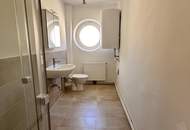 Anlegerwohnung! Schöne helle, neu sanierte 3-Zimmer Wohnung in der Friedhofgasse 9 ~