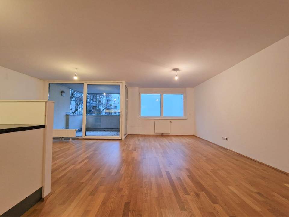 Ruhige Neubauwohnung mit großem Balkon und Parkblick!! - AB OKTOBER!!