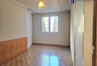 Sanierungsbedürftige 3-Zimmer-Wohnung, 64m², 4. Etage