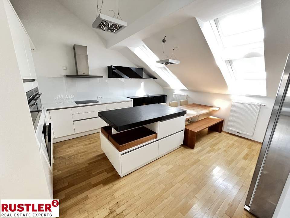 Zentrale Dachgeschoßwohnung direkt beim Westbahnhof | Terrasse inkl. Fernblick!