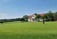 Golfer und Thermenliebhaber aufgepasst! Entzückende Terrassenwohnung mit Reihenhauscharakter.