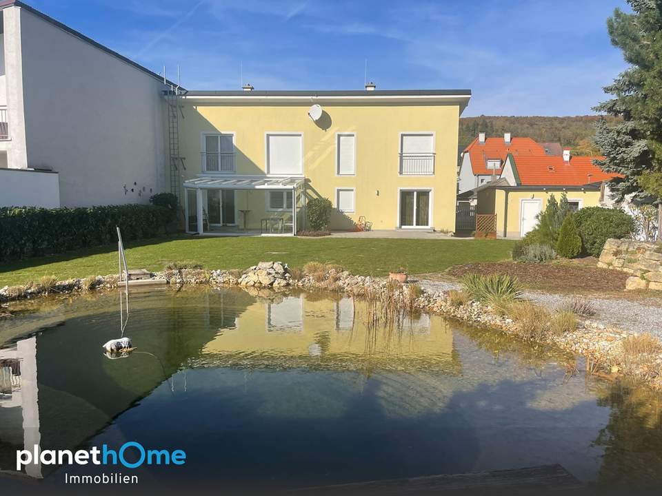 Doppelhaushälfte (Bild rechte Seite) mit Garten zu mieten