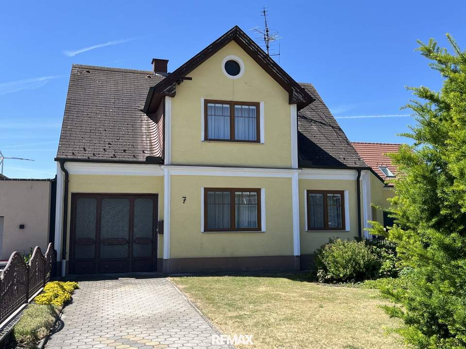 Liebevoll gepflegtes Wohnhaus mit großzügigem Grundstück in ruhiger Lage