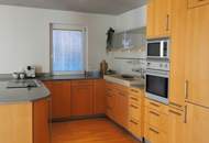 Wohnjuwel mit 4 Zimmern, Balkon und Schlossblick Barrierefrei, in zentraler Lage, mit Tiefgarage und Balkon und vielen Extras!