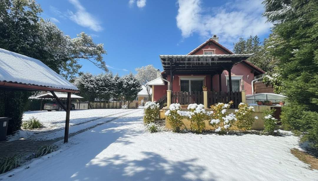 Neujahrsaktion! PROVISIONSFREI! Winterzauber In UNGARN bei der Österreichischen Grenze! Doppelgrundstück | neue Küche | Pool | Brunnen | niedrige Betriebskosten | großzügiger Garten | 2 Carports