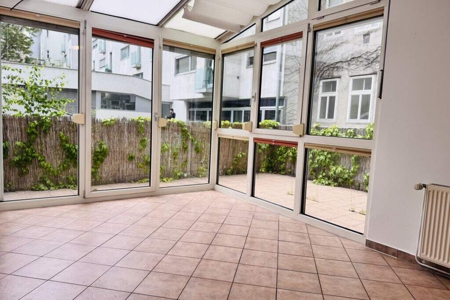 Charmantes Altbaubüro mit Wintergarten und Terrasse! Mietdauer unbefristet!, Gewerbeobjekt-miete, 2.209,16,€, 1070 Wien 7., Neubau