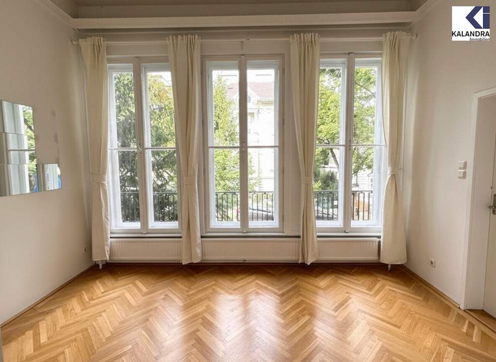 GROßZÜGIGE VILLENETAGE mit TERRASSEN // SPACIOUS CLASSIC STYLE APARTMENT with TERRACES