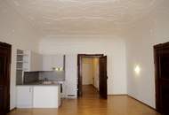 Elegante Loft-Wohnung mit Stuckdecken &amp; Intarsientüren