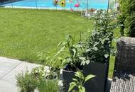 Sonniges Eckreihenhaus mit Pool, Garage und Keller!