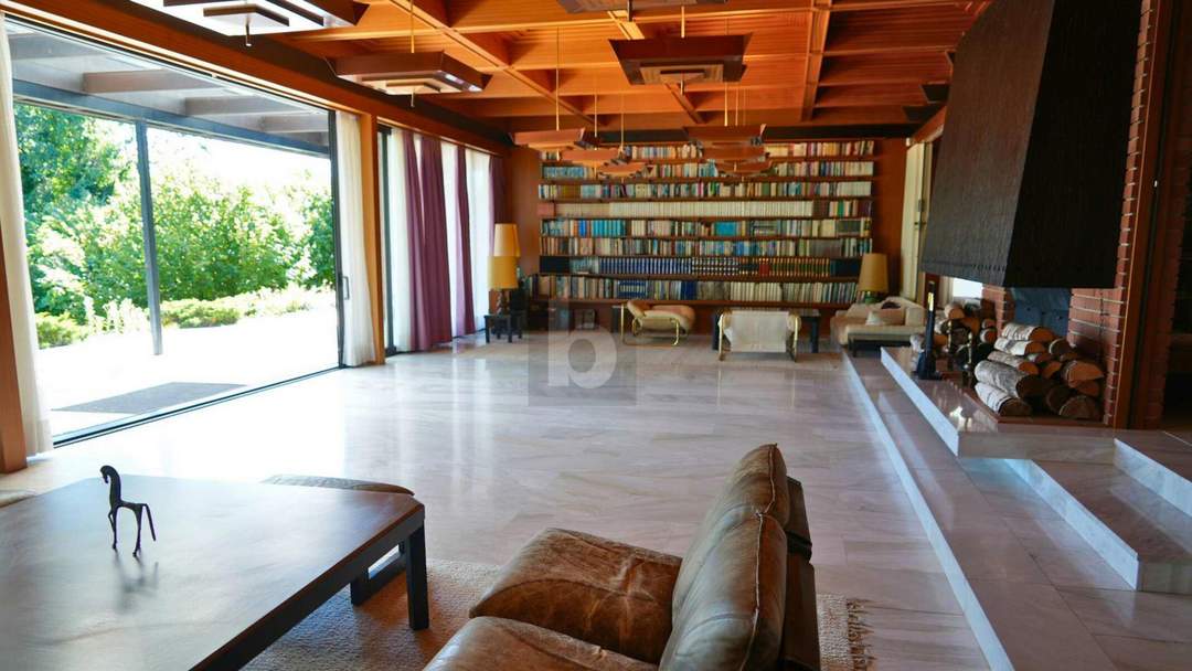 VOM LUXUS REPRÄSENTATIVEN LEBENS - GEFÜHLTE ALLEINLAGE